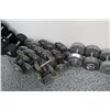Image 2 : LOT OF ASSORTED DUMBELLS