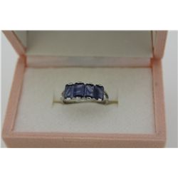 LADIES 10 KT WHITE GOLD NATURAL BLUE SAPPHIRE DRESS RING.