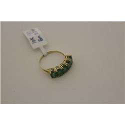 LADIES 10KT. YELLOW GOLD NATURAL EMERALD DRESS RING.