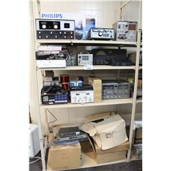 BAY OF ASSORTED VINTAGE ELECTRONICS FEATURING WRL DUO BANDER TRANSCEIVER, KNIGHT RECEIVER