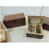 Image 3 : LOT 5 VINTAGE WOOD BOXES: 3 WINDUP MUSIC BOXES, 1