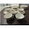 Image 3 : LOT 36 VINTAGE CHINA: 26 UNIVERAL CHINA & 10 H.L.C