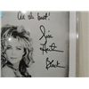 Image 2 : 8X10 TV STAR PHOTO AUTOGRAPHED LISA HARTMAN BLACK