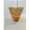 Image 1 : 6.5"H HAND BLOWN ORANGE & BLUE ART GLASS VASE: