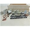 Image 3 : BOW LOT ASSORTED HO SCALE TRAIN BRIDGE, TRESSELS,