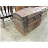 Image 1 : ANTIQUE HUMP BACK TRAVEL TRUNK WITH INSERT
