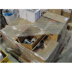 PALLET LOT OF ASSORTED LIGHT BULBS