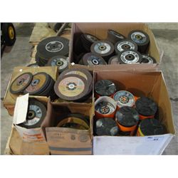 PALLET LOT OF ASSORTED GRINDING DISCS