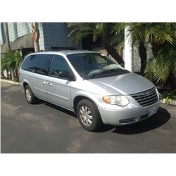 2005 CHRYSLER TOWN & COUNTRY