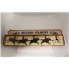 Image 2 : BRITAINS, SET 1349 BRITAINS SOLDIERS- THE ROYAL CANADIAN MOUNTED POLICE, MOUNTED IN SUMMER DRESS
