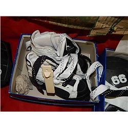 CHILD'S RUNNERS - L.A GEAR - SIZE 11 - NEW