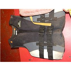 LIFE JACKET - RUSH - BLACK