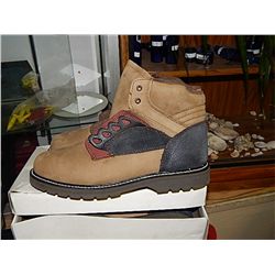 HIKING BOOTS - HAWKS - SIZE 12 - NEW