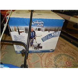 SNOW BLOWER - SNOW JOE - NEW - 18" - ELECTRIC