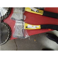 HATCHET - NEW - 1 ½LB - FIBER GLASS HANDLE
