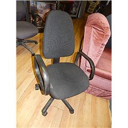 OFFICE CHAIR