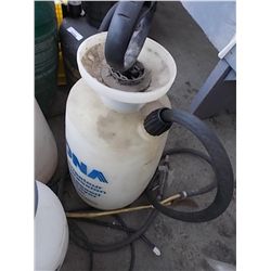 GARDEN SPRAYER - WHITE