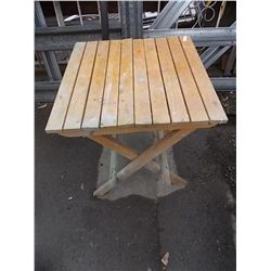 FOLDING WOOD TABLE