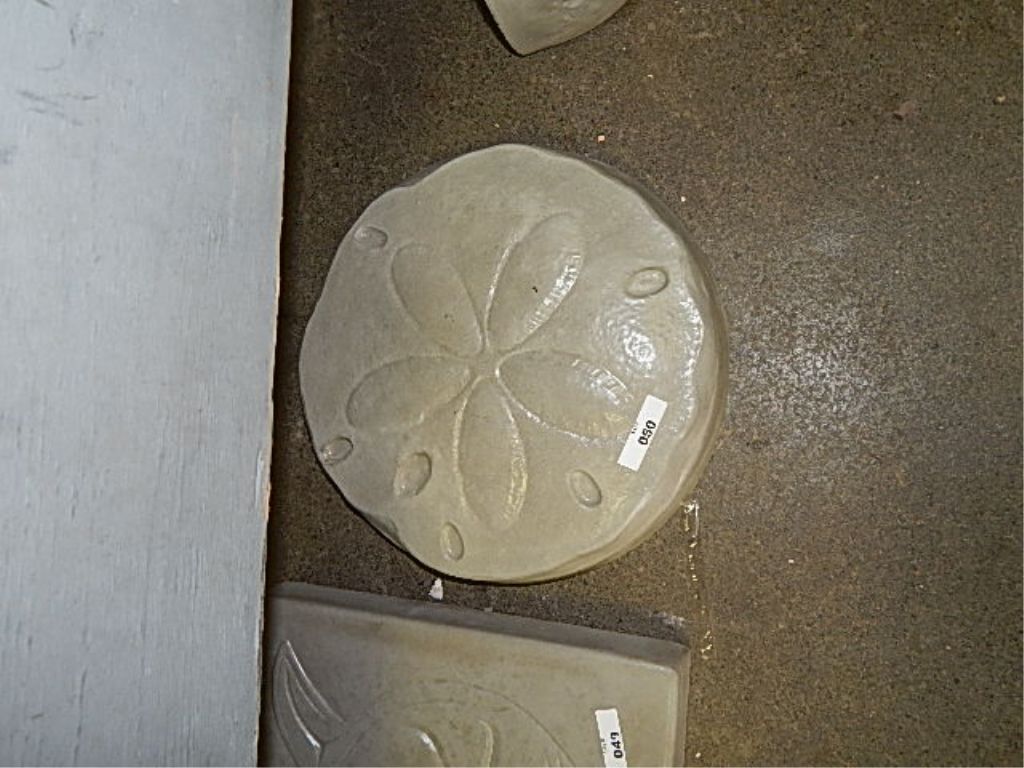 CONCRETE - STEPPING STONE - SAND DOLLAR