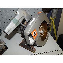 SKIL SAW - B & D