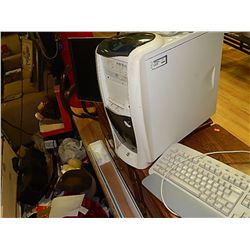 COMPUTER MONITOR & KEYBOARD - XP HOME - 2GIG HDD - 1 GIG RAM - NO MOUSE & POWER CORD - WORKING