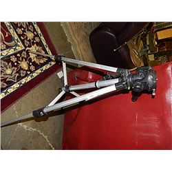 CAMERA  TRIPOD