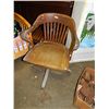 Image 2 : VINTAGE WOOD OFFICE CHAIR