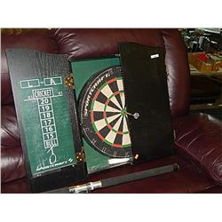 DART BOARD AND CASE