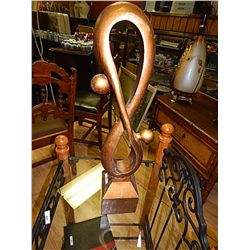 STATUE - "LOVE"