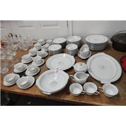 Narumi China Set - No Shipping