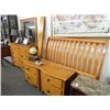 Image 1 : Queen Mission Style Knotted Pine Bedroom Set
