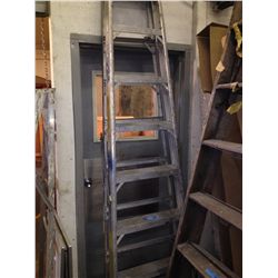 ALUMINUM 8' STEP LADDER
