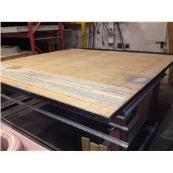 TILTING ACRYLIC CUT TABLE