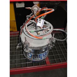 PROFESSIONAL PAINTERS PRESSURE SPRAY PAINT POT  WITH SPRAY GUN