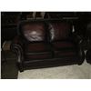 Image 3 : 3PC 2 TONE BROWN LEATHER SOFA SET WITH RIVETED ACCENTS; SOFA, LOVESEAT AND CHAIR