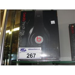 SET OF BEATS BY DR.DRE MONSTER HEADPHONES