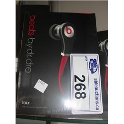 SET OF BEATS BY DR.DRE TOUR HIGH RESOLUTION HEADPHONES