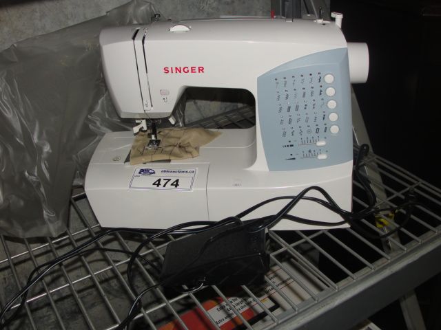 SINGER ELECTRONIC SEWING MACHINE