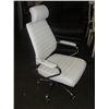 Image 1 : WHITE LEATHER AND CHROME GAS LIFT OFFICE CHAIR