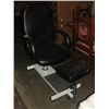 Image 1 : BLACK LEATHER SALON CHAIR