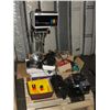 Image 1 : PALLET LOT OF ASSORTED DARK ROOM AND PHOTOGRAPHERS EQUIPMENT