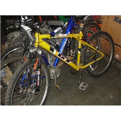 GT 18SP YELLOW, BLACK AND WHITE MOUNTAIN BIKE
