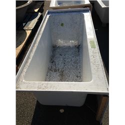 WHITE ACRYLIC BATHTUB