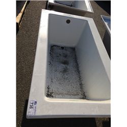 WHITE ACRYLIC BATHTUB