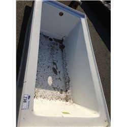 WHITE ACRYLIC BATHTUB