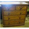 Image 1 : A Victorian pine chest of drawers £100-150
