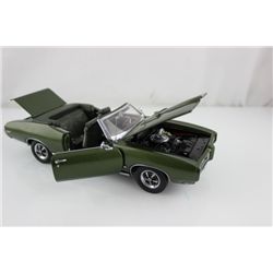 1:24 Scale Die Cast 1969 Pontiac GTO Convertible