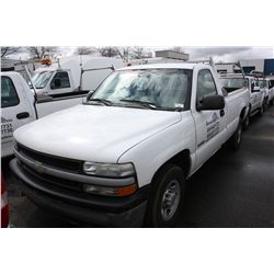 1999 CHEVROLET SILVERADO 2500, 2DRPU, WHITE, VIN#1GCFC24T4XE233040,