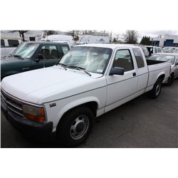 1996 DODGE DAKOTA, 2 DR PU, WHITE, VIN#1B7GL23XXTS660811,