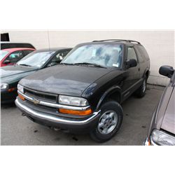 2000 CHEVROLET BLAZER LS, 4DRSW, BLACK VIN#1GNCT18W1YK257209,